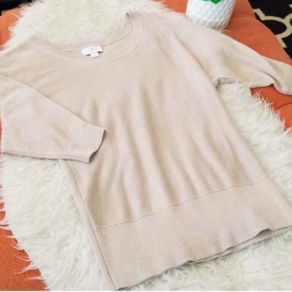 🌸Ann Taylor LOFT 3/4 sleeve sweater/blouse - Picture 2 of 8
